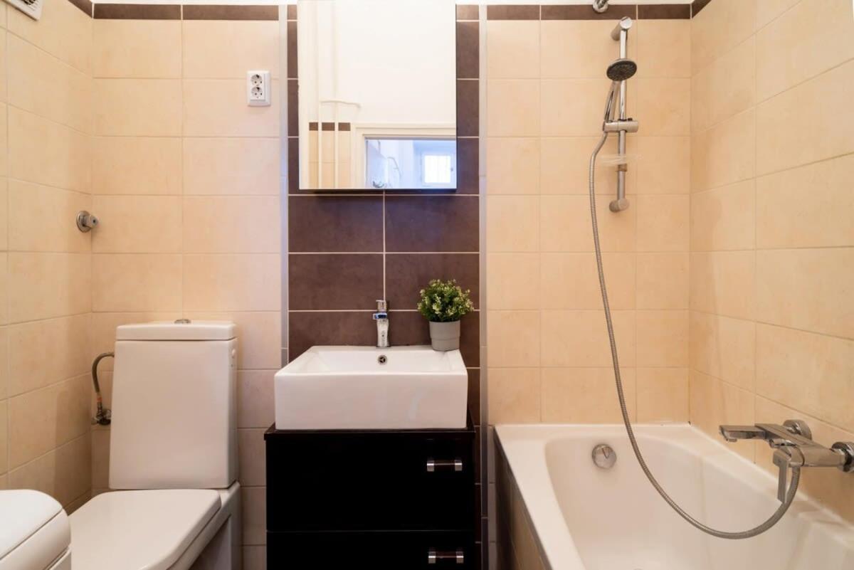 Lovely Downtown Apartment Close To The Basilica Будапеща Екстериор снимка