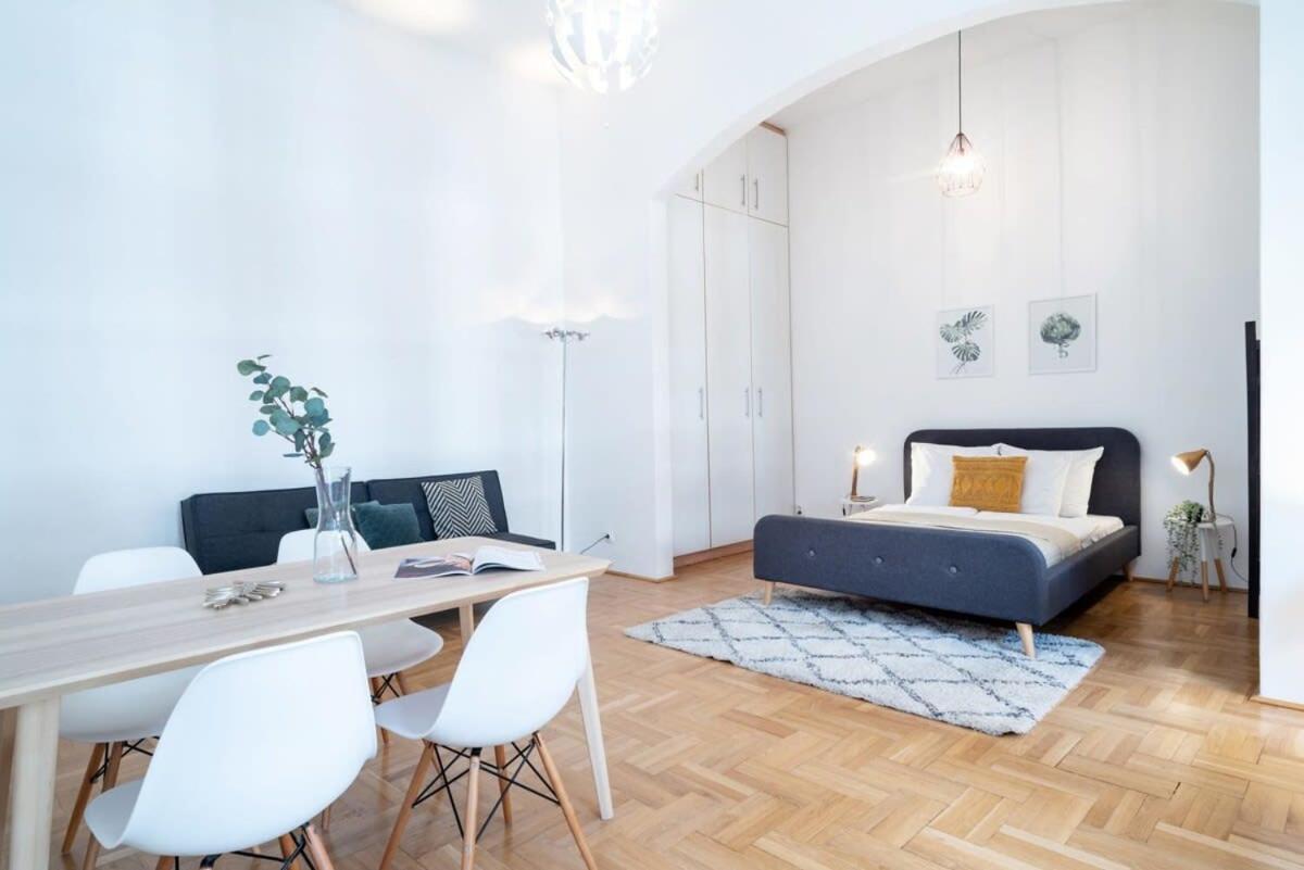 Lovely Downtown Apartment Close To The Basilica Будапеща Екстериор снимка