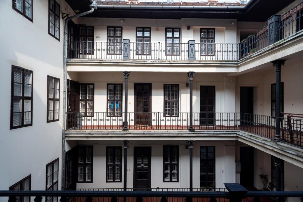 Lovely Downtown Apartment Close To The Basilica Будапеща Екстериор снимка